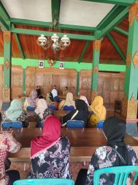 PLKB Berikan Penyuluhan KB kepada Kader Kesehatan dan Kader KB Kalurahan Pengkol